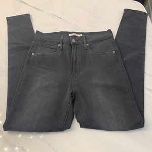 (NEW) Levi’s Mile High Super Skinny Jeans